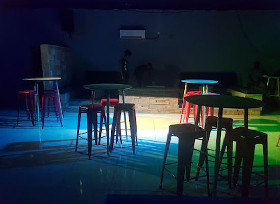zimbabwe/mashonaland-west/bar/bumblebee-night-club