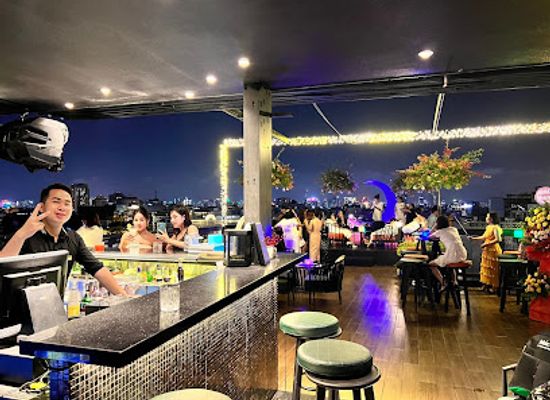 vietnam/northeast/bar/starlight-skybeer
