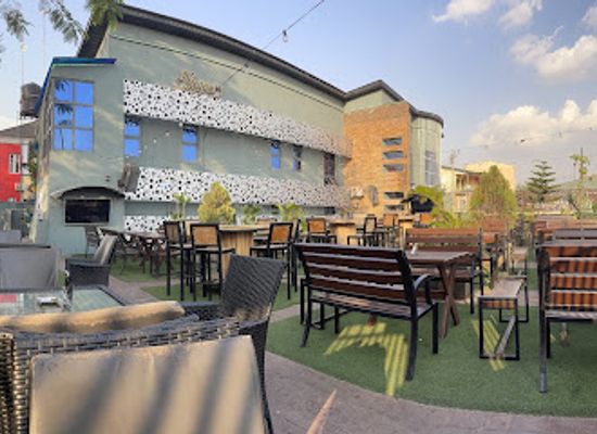 nigeria/ibadan/bar/sluggers-sports-bar-lounge