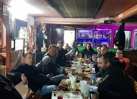 bulgaria/sredna-gora/bar/black-roses-mc