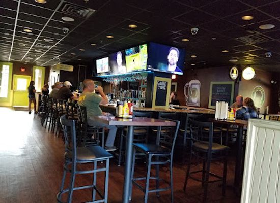 vermont/grand-isle-county/bar/mcgillicuddy-s-on-the-green