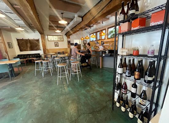 washington/columbia-river-gorge/bar/hood-river-common-house