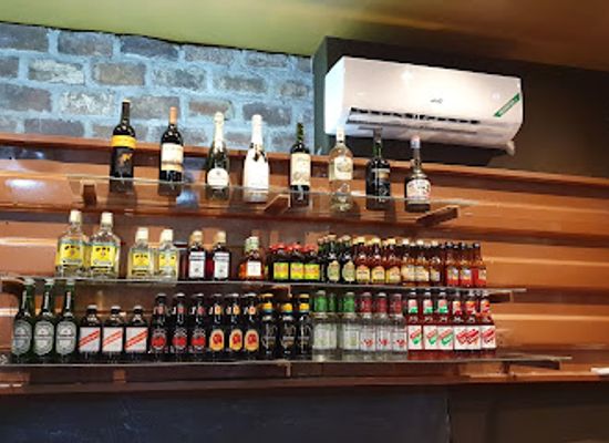 jamaica/surrey-county/bar/nikki-s-container-bar-and-shop