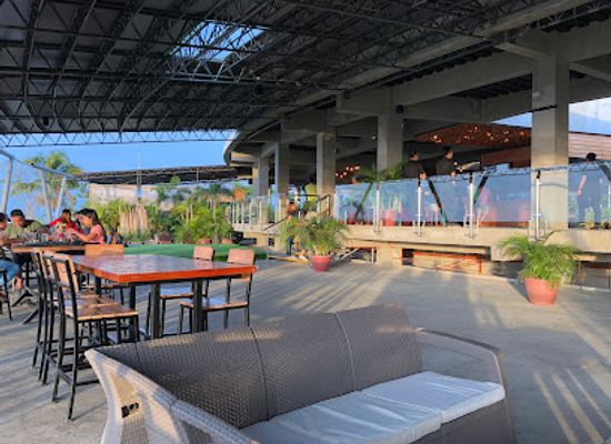 philippines/northern-mindanao/bar/hugo-skye-lounge