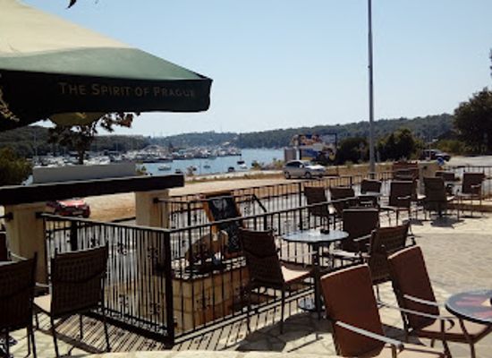 croatia/pula/bar/caffe-coctail-bar-actors-studio
