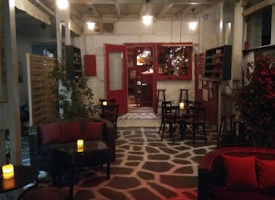 greece/paros/bar/booze-n-tales