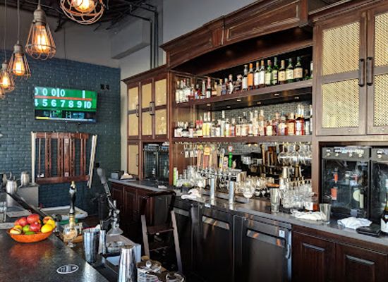 idaho/boise/downtown-boise/bar/the-gas-lantern-drinking-company