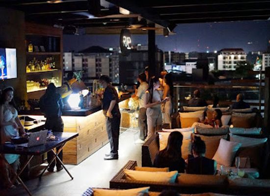 thailand/chiang-mai-province/bar/rise-rooftop-bar