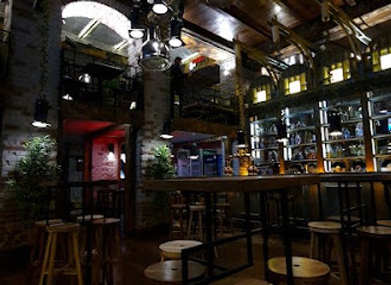 romania/maramures/bar/vintage-bar