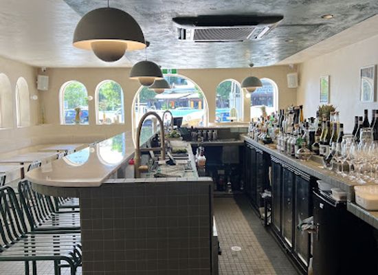 australia/gold-coast/burleigh-heads/bar/the-malibu-racquet-club