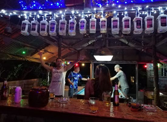 thailand/koh-tao/bar/metal-sheet-food-drink