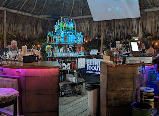 belize/lighthouse-reef-atoll/bar/the-islands-jungle-restaurant-bar