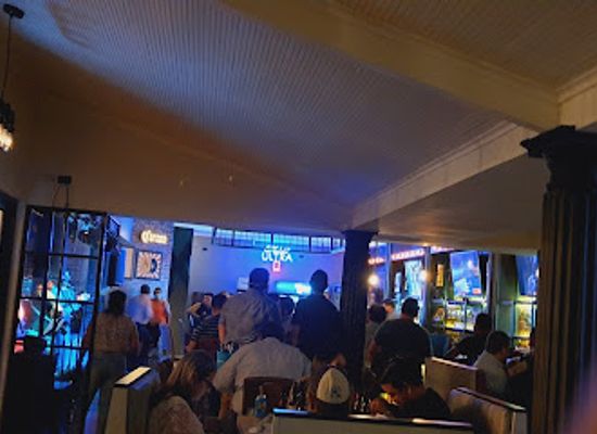 honduras/sula-valley/bar/angus-rocks-bar-restaurant-pub