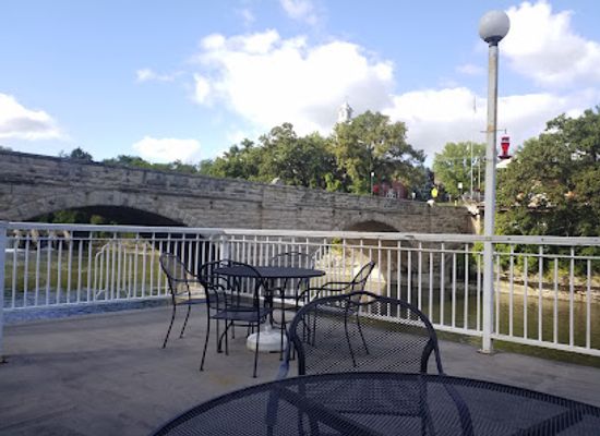 iowa/driftless-area/bar/schera-s-algerian-american-restaurant