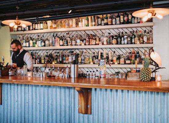 canada/halifax/bar/field-guide