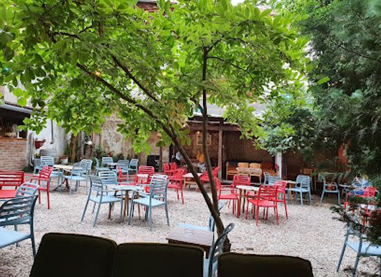 croatia/baranja/bar/cooltour-cafe