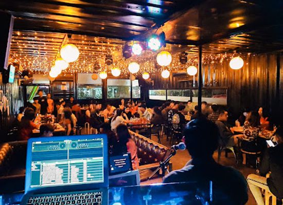 cambodia/koh-kong/bar/berry-pub