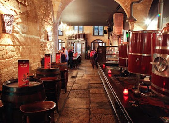 france/bordeaux-wine-region/bar/the-frog-rosbif