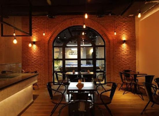 egypt/alexandria/stanley/bar/sharx-lounge