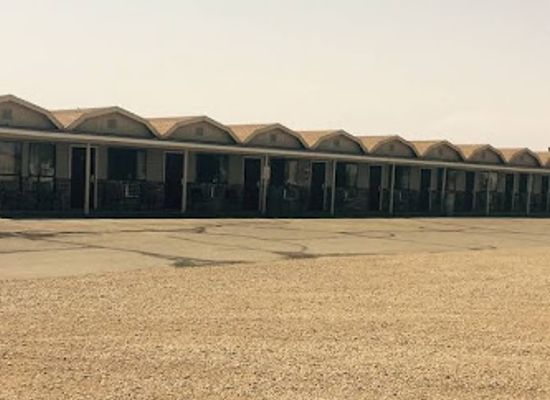 utah/goblin-valley/bar/whispering-sands-motel