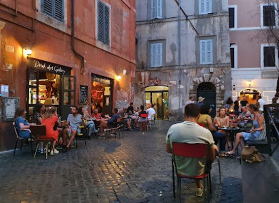 italy/rome/historic-centre/bar/drink-art-gallery
