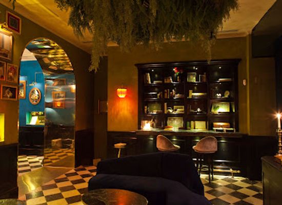 vatican-city/belvedere-courtyard/bar/emerald-s-independent-bar