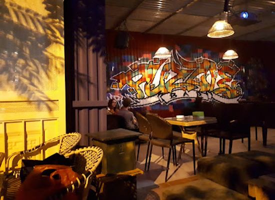 vietnam/hanoi/tay-ho-district/bar/puzzle