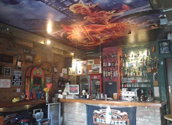 greece/macedonia/bar/custom-pub