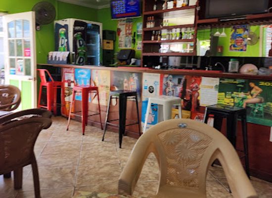 barbados/saint-michael/bar/bar-cutters-rum-shop