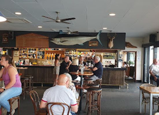 australia/gippsland/bar/the-metung-hotel