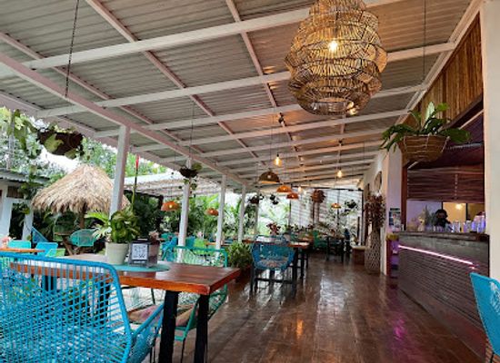 costa-rica/caribbean-coast/bar/chaman-mercadito