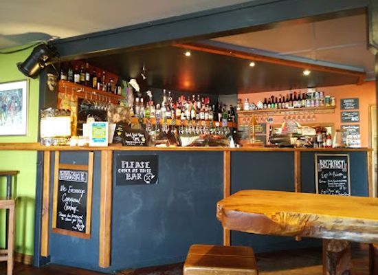 new-zealand/abel-tasman-national-park/bar/roots-bar