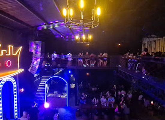 indonesia/manado/bar/blue-castle-bar-lounge