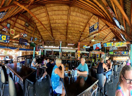 florida/southwest-florida/bar/nauti-parrot-tiki-hut