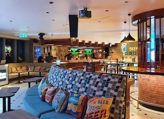 qatar/katara-cultural-village/bar/brewskis-and-grub