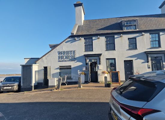 jersey/le-hocq-tower/bar/white-horse-pub-dining