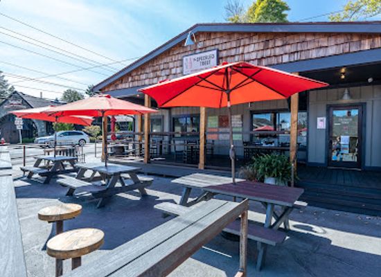 north-carolina/grandfather-mountain/bar/the-speckled-trout-restaurant-and-bottle-shop