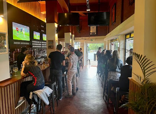 south-africa/johannesburg/rosebank/bar/benchwarmers-sports-bar