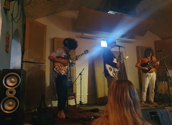 israel/sharon-plain/bar/