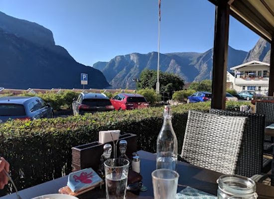 norway/sognefjord/bar/vangsgaarden-gastropub