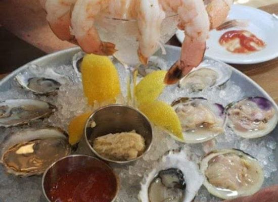 massachusetts/provincetown/bar/sea-dragon-lounge