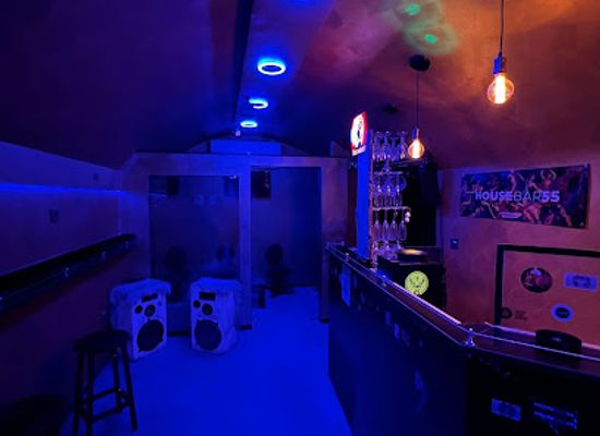 germany/frankfurt/bahnhofsviertel/bar/housebar-55-frankfurt-am-main