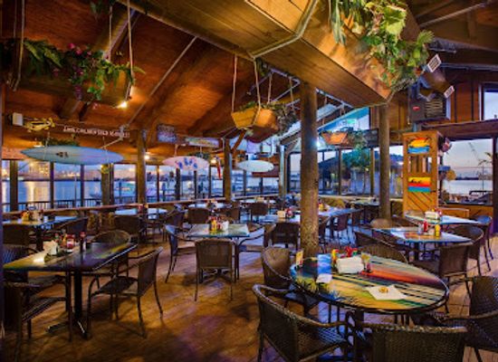 florida/cape-canaveral/bar/grills-seafood-deck-tiki-bar