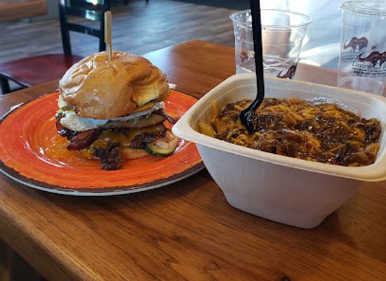arizona/saguaro-national-park/bar/divine-bovine-burgers