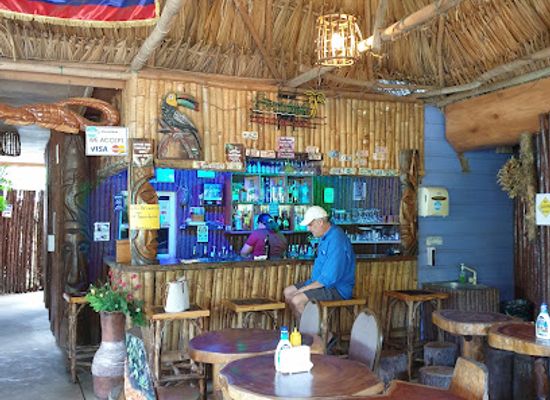 belize/cayo-district/bar/teaky-tavern