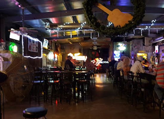 texas/edwards-plateau/bar/the-cocky-rooster-bar