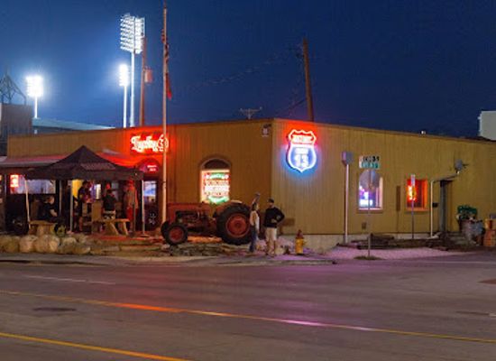 utah/great-salt-lake-desert/bar/lucky-13