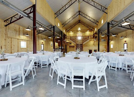iowa/loess-hills/bar/wishing-hills-barn