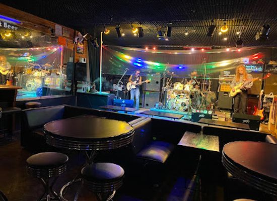 japan/okinawa/bar/live-music-bar-jet
