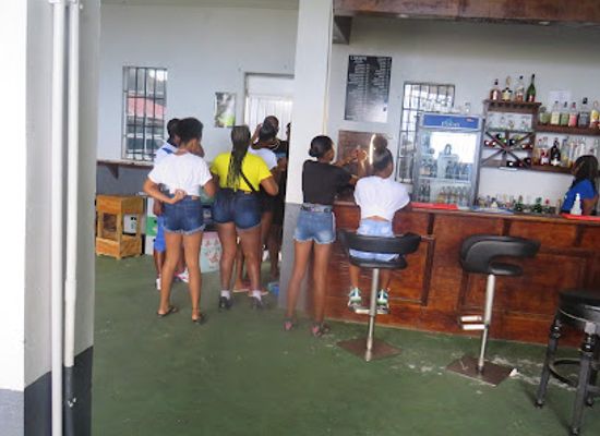 saint-lucia/millet-bird-sanctuary/bar/cockpit-bar-grill